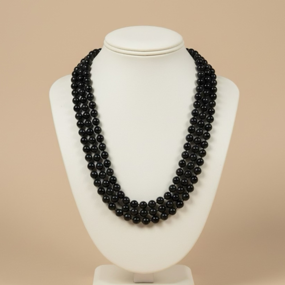 🧚🏻‍♀️ 3 Black Beaded Necklaces 30”